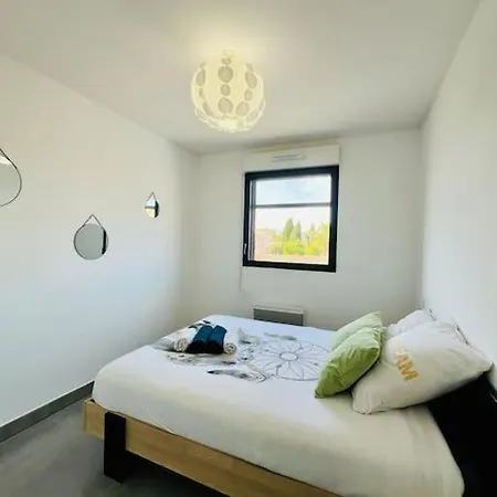Апартаменты T3 Cosy Proche Avec Parking